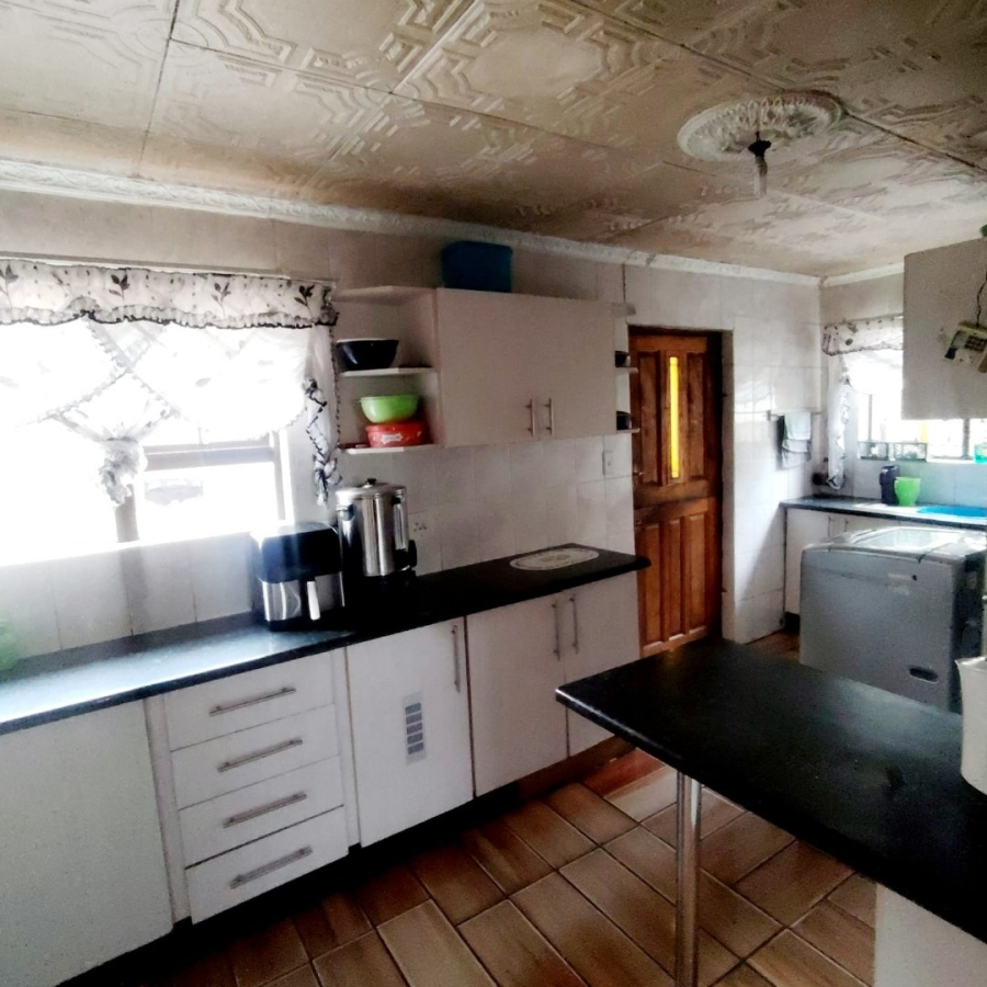 6 Bedroom Property for Sale in Mdantsane Nu 17 Eastern Cape